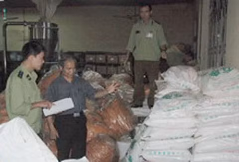 Đoàn kiểm tra phát hiện 47 bao đường Cyclamate tại công ty này.