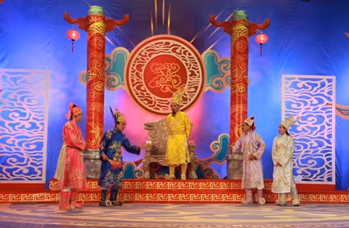 Táo quân 2014 VTC: Táo Giáo dục đòi tát Táo Y tế “rơi răng” Táo quân 2014 VTC: Táo Giáo dục đòi tát Táo Y tế “rơi răng”