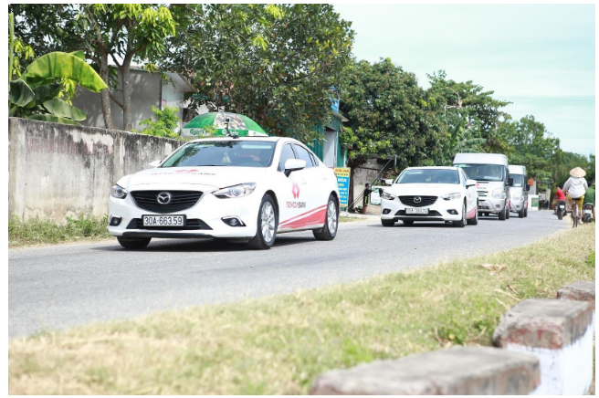 Đoàn xe Techcombank trên mọi nẻo đường từ Bắc vào Nam.