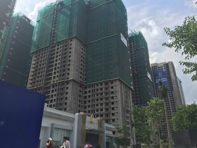 Không chỉ có “duyên” với các giải thưởng và đi đầu trong việc đảm bảo chất lượng công trình, TNR Holdings còn gây ấn tượng khi các tòa của Goldmark City đều được xây dựng với tốc độ nhanh, phần lớn đều vượt tiến độ. Khu Ruby đang hoàn thiện để bàn giao tới khách hàng. Khu Sapphire cũng đang khẩn trương cất nóc. Các khu vực hạ tầng, công viên cây xanh, quảng trường cũng đang được các nhà thầu thi công gấp rút hoàn thiện.