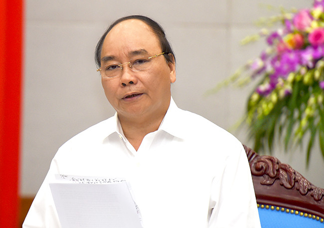 Thủ tướng Nguyễn Xuân Phúc nêu rõ: Phải có các kịch bản điều hành giá, nhất là đối với các mặt hàng thiết yếu để kiểm soát lạm phát theo mục tiêu mà Quốc hội đã thông qua. Ảnh: VGP/Quang Hiếu. Thủ tướng Nguyễn Xuân Phúc nêu rõ: Phải có các kịch bản điều hành giá, nhất là đối với các mặt hàng thiết yếu để kiểm soát lạm phát theo mục tiêu mà Quốc hội đã thông qua. Ảnh: VGP/Quang Hiếu.