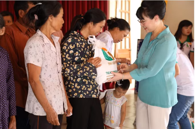 Món quà là nguồn động viên, chia sẻ kịp thời giúp bà con ngư dân yên tâm ổn định cuộc sống.