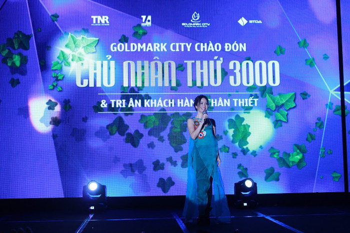 Chào đón sự kiện đáng nhớ này, ca sĩ Hồng Nhung đã góp mặt và gửi đến những bài hát hay về Hà Nội, đồng thời quyết định sẽ là chủ nhân thứ 3.001 tại Goldmark City. Bởi ca sĩ Hồng Nhung tin rằng, với sự chào đón và tri ân cư dân từ phía chủ đầu tư và đơn vị phát triển dự án, cuộc sống ở “Thành phố trong khu vườn” chắc chắn rất tuyệt vời.