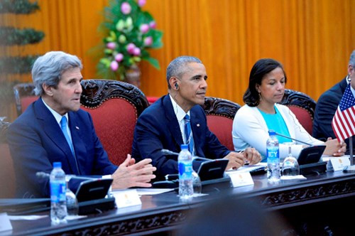 Tổng thống Obama chọn nước uống ICY Vinamilk trong buổi làm việc với Thủ tướng Nguyễn Xuân Phúc. Tổng thống Obama chọn nước uống ICY Vinamilk trong buổi làm việc với Thủ tướng Nguyễn Xuân Phúc.