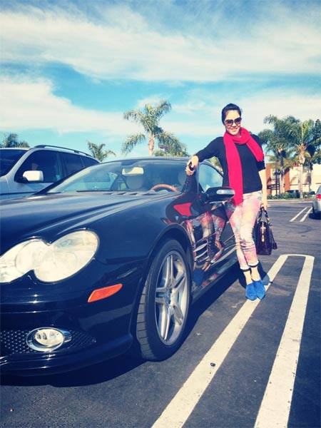 Ca sĩ Thu Phương bên chiếc siêu xe chồng tặng nhân dịp Valentine. Ca sĩ Thu Phương bên chiếc siêu xe chồng tặng nhân dịp Valentine.