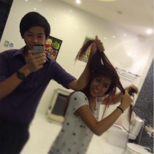 Thảo Tiên vui đùa bên em trai