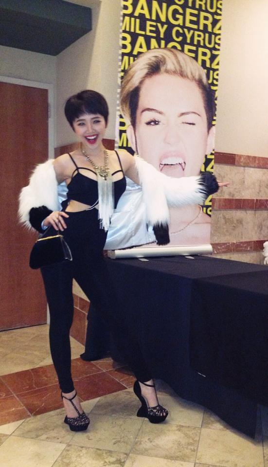 Tóc Tiên thích thú khi được đi xem show diễn của Miley Cyrus ở Mỹ
