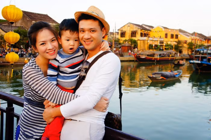 Gia đình Đan Lê - Khải Anh cùng nhau đi du lịch ở miền trung trong dịp nghỉ tết Nguyên đán vừa qua