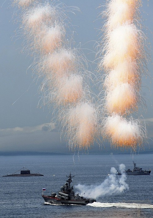 Những hình ảnh ấn tượng trong "Ngày Hải quân" tại Nga 29/7/2012