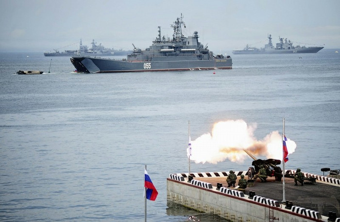 Những hình ảnh ấn tượng trong "Ngày Hải quân" tại Nga 29/7/2012