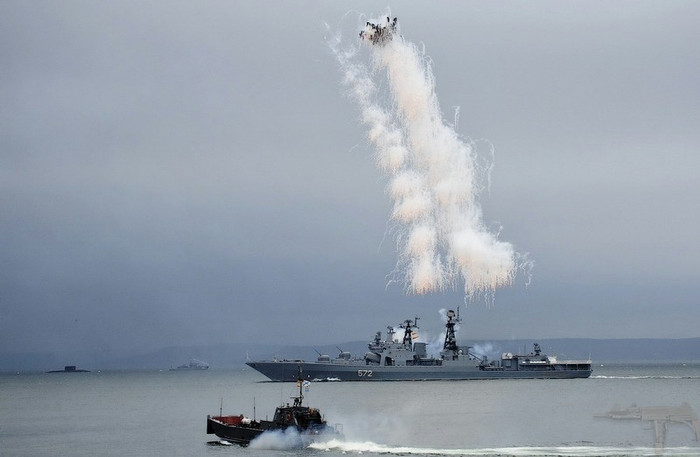 Những hình ảnh ấn tượng trong "Ngày Hải quân" tại Nga 29/7/2012