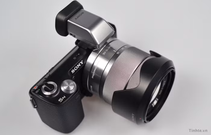 EVF nằm chung với máy
