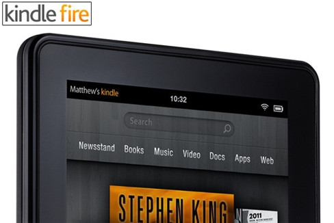 Kindle Fire: Giao diện UI Phiên bản Android đã được Amazon tùy chỉnh phủ lên trên một lớp giao diện riêng của mình. Công ty không cho biết đã dùng phiên bản Android nào. Kindle Fire: Giao diện UI Phiên bản Android đã được Amazon tùy chỉnh phủ lên trên một lớp giao diện riêng của mình. Công ty không cho biết đã dùng phiên bản Android nào.