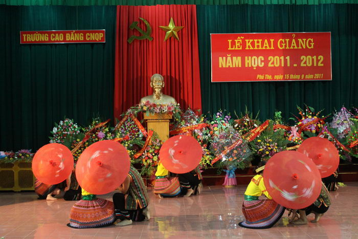 Có một chút không khí Tây Bắc với tiết mục Tình ca trên bản Mường của Tập thể nam nữ Đại đội 1