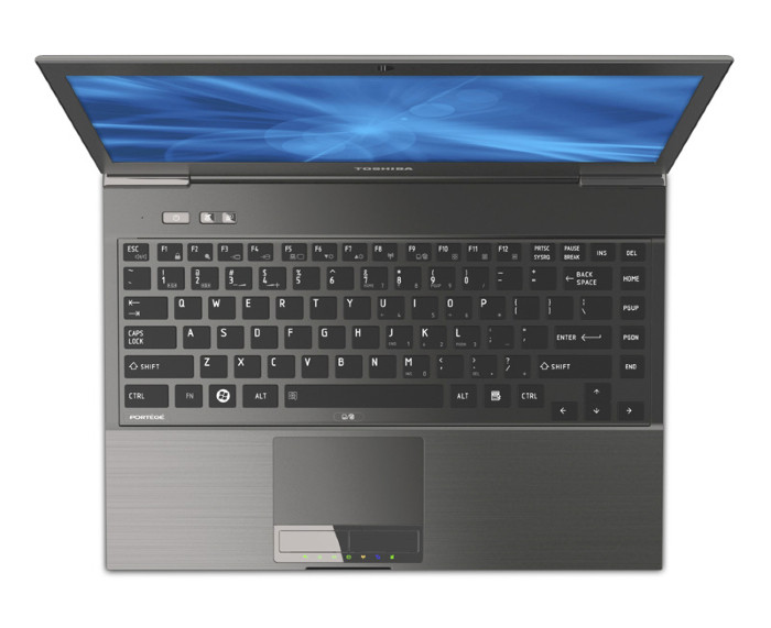 Bàn phím của Z830 có đèn nền nhưng vẫn thuộc loại chống nước, ngăn không cho nước chảy xuống bo mạch điện tử.