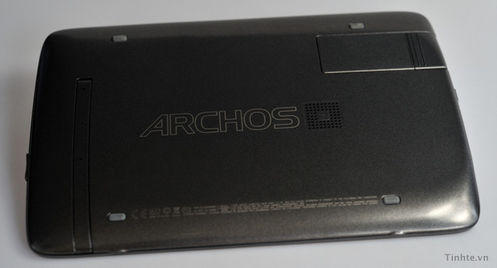 Toàn bộ mặt sau của máy Toàn bộ mặt sau của máy