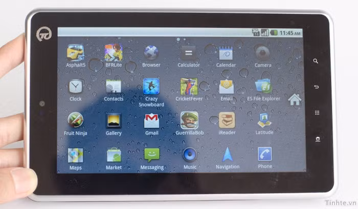 Khi mua máy chỉ gồm có thân máy, cáp mini USB và sạc.