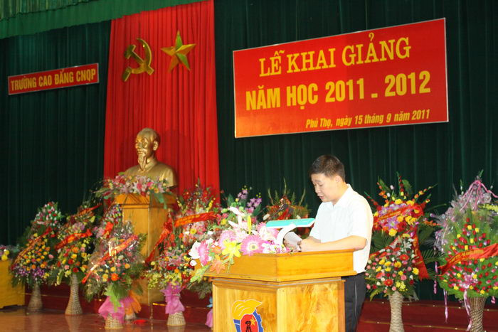 Nhà báo Nguyễn Tiến Bình - Tổng Biên tập Báo điện tử Giáo dục Việt Nam chia sẻ về hàng nghìn suất học bổng mà Báo đã cùng các đơn vị tài trợ trao đến các học sinh, sinh viên trong thời gian qua