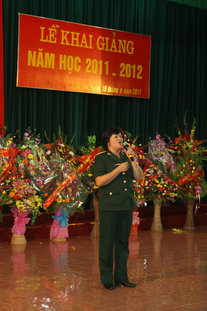 Tiếp theo là giọng đơn ca ngọt ngào, sâu lẳng của cô giáo Đinh Lan Phương với bài hát Khát vọng