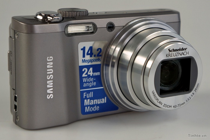 WB700 có thể quay phim 720p 30 khung hình/giây. Trong suốt quá trình dùng thử thì mình thấy ống kính của WB700 gần như không phát ra tiếng ồn khi zoom nên bạn hoàn toàn có thể an tâm khi quay phim. WB700 có thể quay phim 720p 30 khung hình/giây. Trong suốt quá trình dùng thử thì mình thấy ống kính của WB700 gần như không phát ra tiếng ồn khi zoom nên bạn hoàn toàn có thể an tâm khi quay phim.