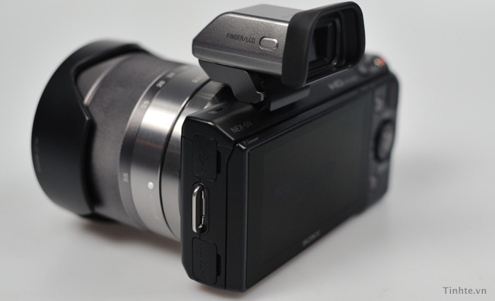 EVF linh hoạt, có thể thay đổi tư thế cho dễ chụp nhất EVF linh hoạt, có thể thay đổi tư thế cho dễ chụp nhất