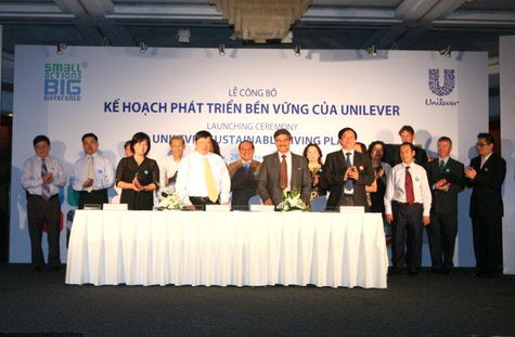 Nhân dịp này, Unilever đã ký kết Thỏa thuận Hợp tác chiến lược dài hạn với các Bộ, ngành liên quan, bao gồm Bộ Y Tế, Bộ Giáo dục*Đào tạo, Hội Liên hiệp Phụ nữ Việt Nam. Nhân dịp này, Unilever đã ký kết Thỏa thuận Hợp tác chiến lược dài hạn với các Bộ, ngành liên quan, bao gồm Bộ Y Tế, Bộ Giáo dục*Đào tạo, Hội Liên hiệp Phụ nữ Việt Nam.