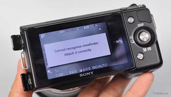 Cảnh báo nếu bạn không gắn chặt EVF