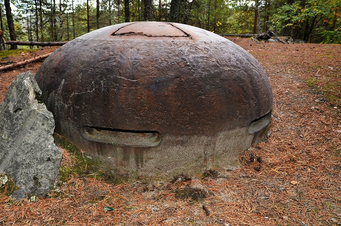 Chiến tranh Chiến Tranh Mùa Đông là cuộc chiến giữa Liên Xô và Phần Lan trong bối cảnh thời kỳ đầu của Chiến tranh thế giới thứ hai, khi quân đội Đức đã tràn vào Áo, Tiệp Khắc, Ba Lan. Liên Xô cũng đã kéo quân tràn vào phía đông của Ba Lan trong khi các quốc gia vùng Baltic: Estonia, Latvia và Litva bị Stalin sáp nhập vĩnh viễn vào Liên Xô để đảm bảo chặn đứng các lối vào Liên Xô từ phía tây, chỉ còn con đường cuối cùng mà họ cần phải kiểm soát, đó là Phần Lan. Chiến tranh Chiến Tranh Mùa Đông là cuộc chiến giữa Liên Xô và Phần Lan trong bối cảnh thời kỳ đầu của Chiến tranh thế giới thứ hai, khi quân đội Đức đã tràn vào Áo, Tiệp Khắc, Ba Lan. Liên Xô cũng đã kéo quân tràn vào phía đông của Ba Lan trong khi các quốc gia vùng Baltic: Estonia, Latvia và Litva bị Stalin sáp nhập vĩnh viễn vào Liên Xô để đảm bảo chặn đứng các lối vào Liên Xô từ phía tây, chỉ còn con đường cuối cùng mà họ cần phải kiểm soát, đó là Phần Lan.