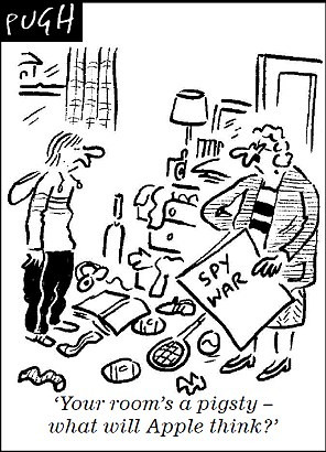 Một bức tranh biếm hoạ về dịch vụ "máy bay gián điệp" của Apple. Một người mẹ mắng con trai rằng: "Phòng của con bừa bộn như một cái chuồng lợn. Apple sẽ nghĩ sao hả?".