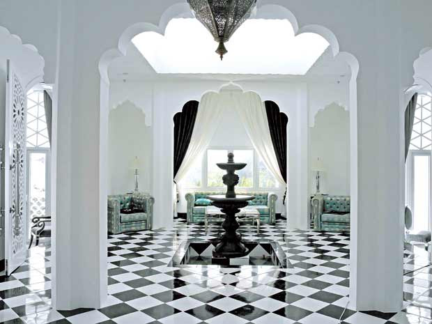 Vẻ đẹp lộng lẫy nơi đội Thu Minh luyện tập Vẻ đẹp lộng lẫy nơi đội Thu Minh luyện tập