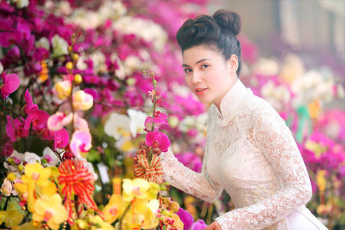 Diễn viên Quỳnh Hoa bị bà Nguyễn Thị Thúy Hằng làm đơn tố cáo thuê xã hội đen đánh người. Diễn viên Quỳnh Hoa bị bà Nguyễn Thị Thúy Hằng làm đơn tố cáo thuê xã hội đen đánh người.