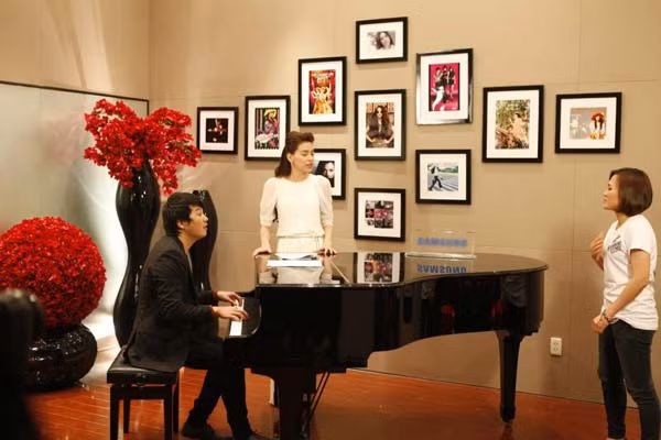 Thanh Bùi và Hồ Hà rất tích cực luyện tập cùngcác thí sinh