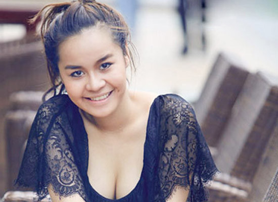 Yêu nữ hàng hiệu Vũ Hạnh Nguyên vừa gây sốc khi tuyên bố: "Còn trong showbiz, thực ra ai cũng muốn giữ hình ảnh, dại gì dây vào tôi. Tôi chẳng bao giờ chửi đến câu thứ hai đâu, cảnh cáo lần một mà không ngoan, lần hai đánh luôn, gặp đâu đánh đó." Yêu nữ hàng hiệu Vũ Hạnh Nguyên vừa gây sốc khi tuyên bố: "Còn trong showbiz, thực ra ai cũng muốn giữ hình ảnh, dại gì dây vào tôi. Tôi chẳng bao giờ chửi đến câu thứ hai đâu, cảnh cáo lần một mà không ngoan, lần hai đánh luôn, gặp đâu đánh đó."