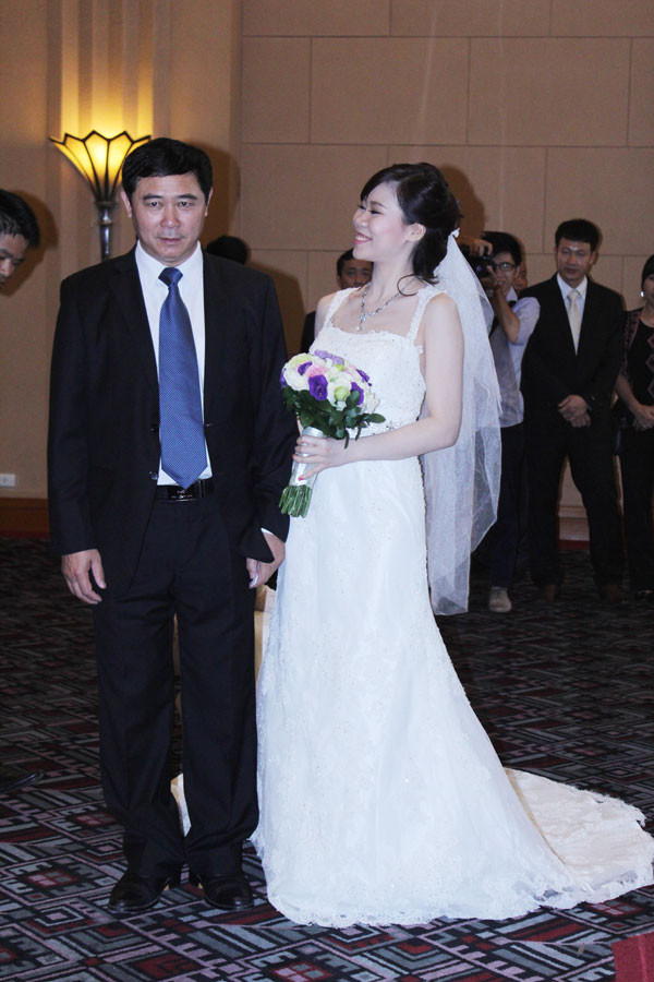 Cô dâu và bố ruột Cô dâu và bố ruột