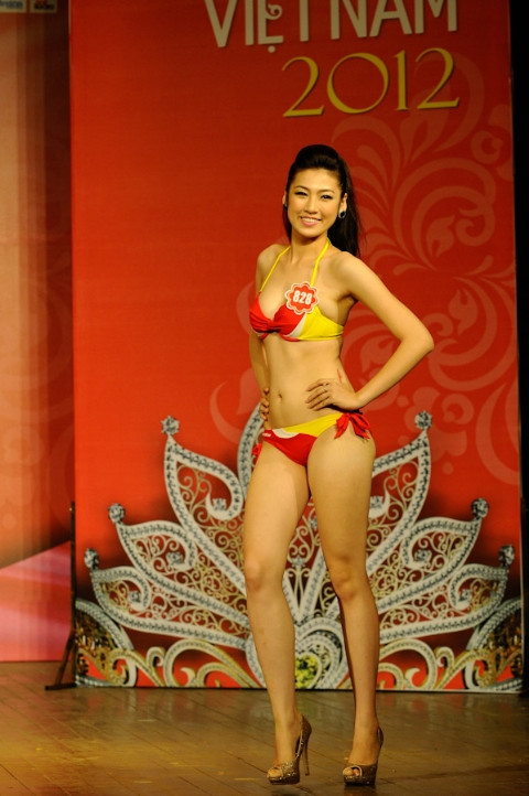 Dương Tú Anh (SBD 828) - Hà Nội Dương Tú Anh (SBD 828) - Hà Nội