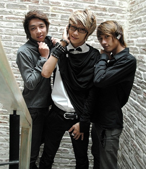 Sự thay đổi của HKT là một tín hiệu đáng hoan nghênh, nhưng để công chúng đón nhận họ phải thực sự tài năng và nghiêm túc. Sự thay đổi của HKT là một tín hiệu đáng hoan nghênh, nhưng để công chúng đón nhận họ phải thực sự tài năng và nghiêm túc.