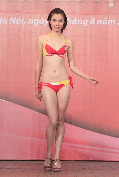 Bùi Thị Hà Anh (SBD 819) - Hà Nội Bùi Thị Hà Anh (SBD 819) - Hà Nội