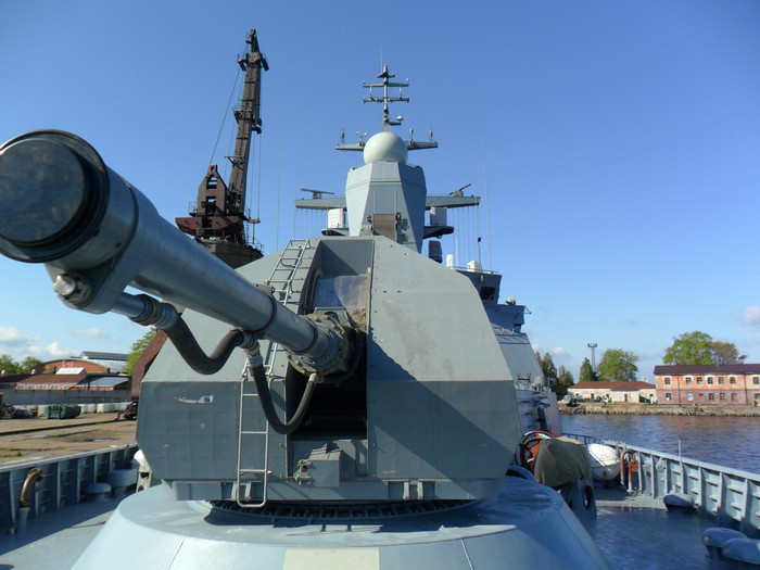 Chiến hạm Soobrazitelny có thể gây nhiễu khiến các tên lửa được bắn đi của đối phương bay lệnh hướng hoặc tung mục tiêu giả để những tên lửa này bắn chệch mục tiêu thật. Chiến hạm Soobrazitelny có thể gây nhiễu khiến các tên lửa được bắn đi của đối phương bay lệnh hướng hoặc tung mục tiêu giả để những tên lửa này bắn chệch mục tiêu thật.