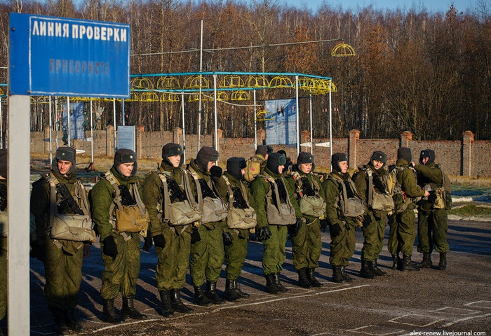 Họ được tập trung lại để triển khai nội dung luyện tập sau khi đã hoàn tất quá trình chuẩn bị Họ được tập trung lại để triển khai nội dung luyện tập sau khi đã hoàn tất quá trình chuẩn bị