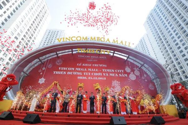 Lễ cắt băng khánh thành Thiên đường vui chơi và mua sắm TTTM Vincom Mega Mall Times City. Lễ cắt băng khánh thành Thiên đường vui chơi và mua sắm TTTM Vincom Mega Mall Times City.