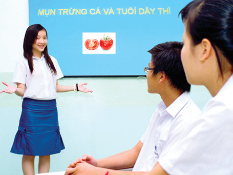 Giáo dục giới tính đôi khi có thể bắt đầu từ chuyện cái mụn của tuổi dậy thì. Giáo dục giới tính đôi khi có thể bắt đầu từ chuyện cái mụn của tuổi dậy thì.