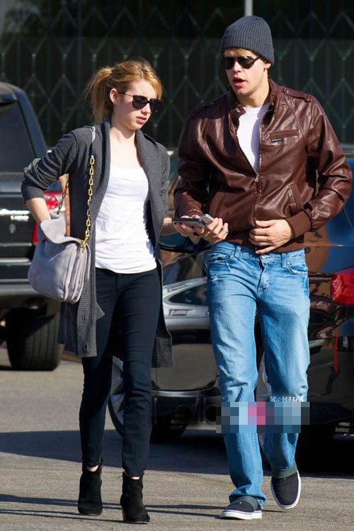 ...và cả Proenza Schouler cũng là Miu Miu's fan. ...và cả Proenza Schouler cũng là Miu Miu's fan.