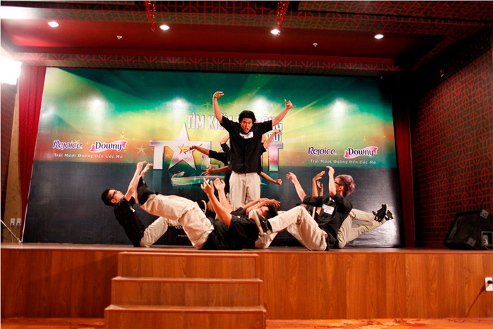 Màn trình diễn ấn tượng của nhóm HFO Màn trình diễn ấn tượng của nhóm HFO