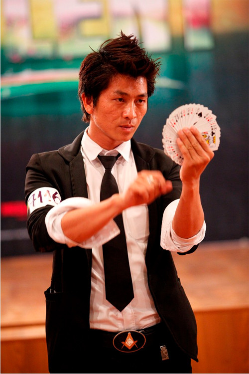 Màn ảo thuật của thí sinh Nguyên Phương. Màn ảo thuật của thí sinh Nguyên Phương.