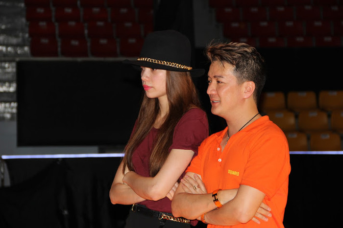 Hai vị huấn luyện viên Hồ Hà và Đàm Vĩnh Hưng sẽ lên "sàn đấu" vào tối 14/10 tới. Hai vị huấn luyện viên Hồ Hà và Đàm Vĩnh Hưng sẽ lên "sàn đấu" vào tối 14/10 tới.