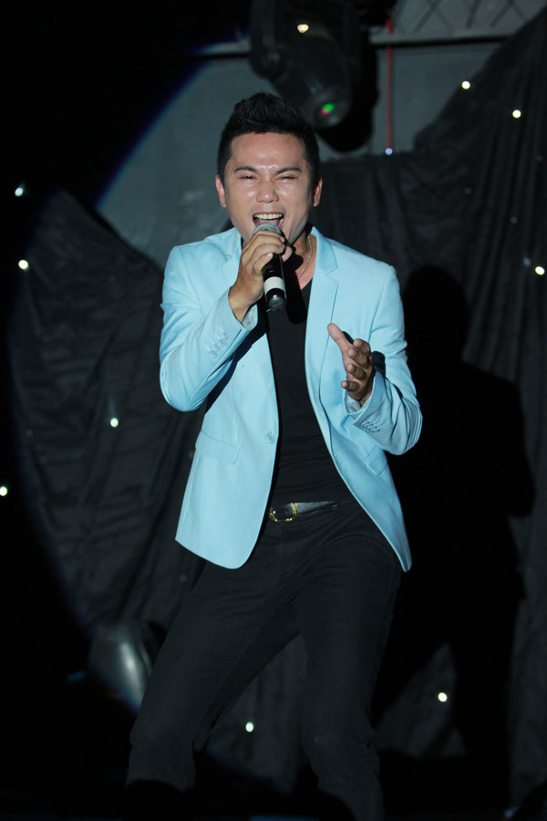 Anh Tú vẫn tiếp tục đi hát nhưng tên tuổi ít nổi hơn Bằng Kiều, Tuấn Hưng. Hiện anh vẫn thuộc biên chế của Nhà hát Tuổi trẻ. Anh Tú vẫn tiếp tục đi hát nhưng tên tuổi ít nổi hơn Bằng Kiều, Tuấn Hưng. Hiện anh vẫn thuộc biên chế của Nhà hát Tuổi trẻ.