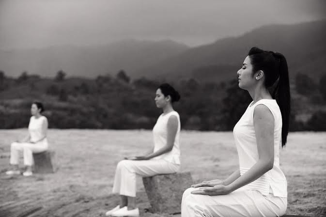 Bí quyết thành công của Ngọc Hân: “Khi bạn còn trẻ thì nên lăn mình ra cuộc sống sẵn sàng cho đi những gì tốt đẹp, hãy giúp đỡ người khác thật nhiều không toan tính. Còn khi trở nên giàu có bạn phải vun đắp các mối quan hệ của mình”. Bí quyết thành công của Ngọc Hân: “Khi bạn còn trẻ thì nên lăn mình ra cuộc sống sẵn sàng cho đi những gì tốt đẹp, hãy giúp đỡ người khác thật nhiều không toan tính. Còn khi trở nên giàu có bạn phải vun đắp các mối quan hệ của mình”.