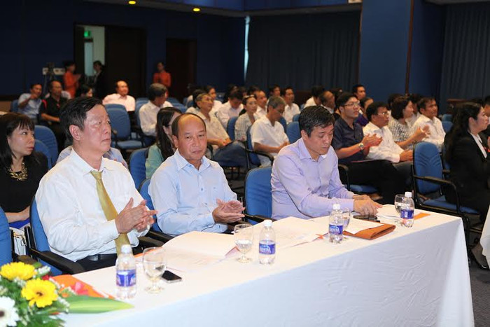 Tham dự đại hội. ông Phùng Ngọc Khánh, Cục trưởng Cục Quản lý - Giám sát Bảo hiểm, Hiệp hội Bảo hiểm Việt Nam (ngoài cùng bên phải) và ông Phùng Đắc Lộc – Tổng thư ký Hiệp hội bảo hiểm Việt Nam (ngoài cùng tay trái) đánh giá cao kết quả đạt được của VASS. Tham dự đại hội. ông Phùng Ngọc Khánh, Cục trưởng Cục Quản lý - Giám sát Bảo hiểm, Hiệp hội Bảo hiểm Việt Nam (ngoài cùng bên phải) và ông Phùng Đắc Lộc – Tổng thư ký Hiệp hội bảo hiểm Việt Nam (ngoài cùng tay trái) đánh giá cao kết quả đạt được của VASS.