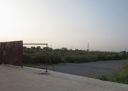 Nhiều dự án quây tôn rồi bỏ hoang tại Hà Nội Nhiều dự án quây tôn rồi bỏ hoang tại Hà Nội