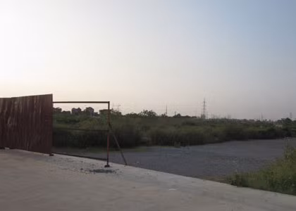 Nhiều dự án quây tôn rồi bỏ hoang tại Hà Nội